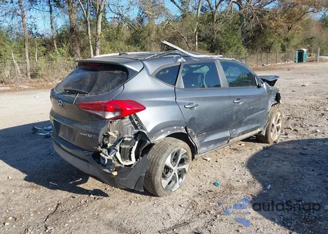 2017 Hyundai Tucson Sport z USA, uszkodzony, nr VIN KM8J33A2XHU525595